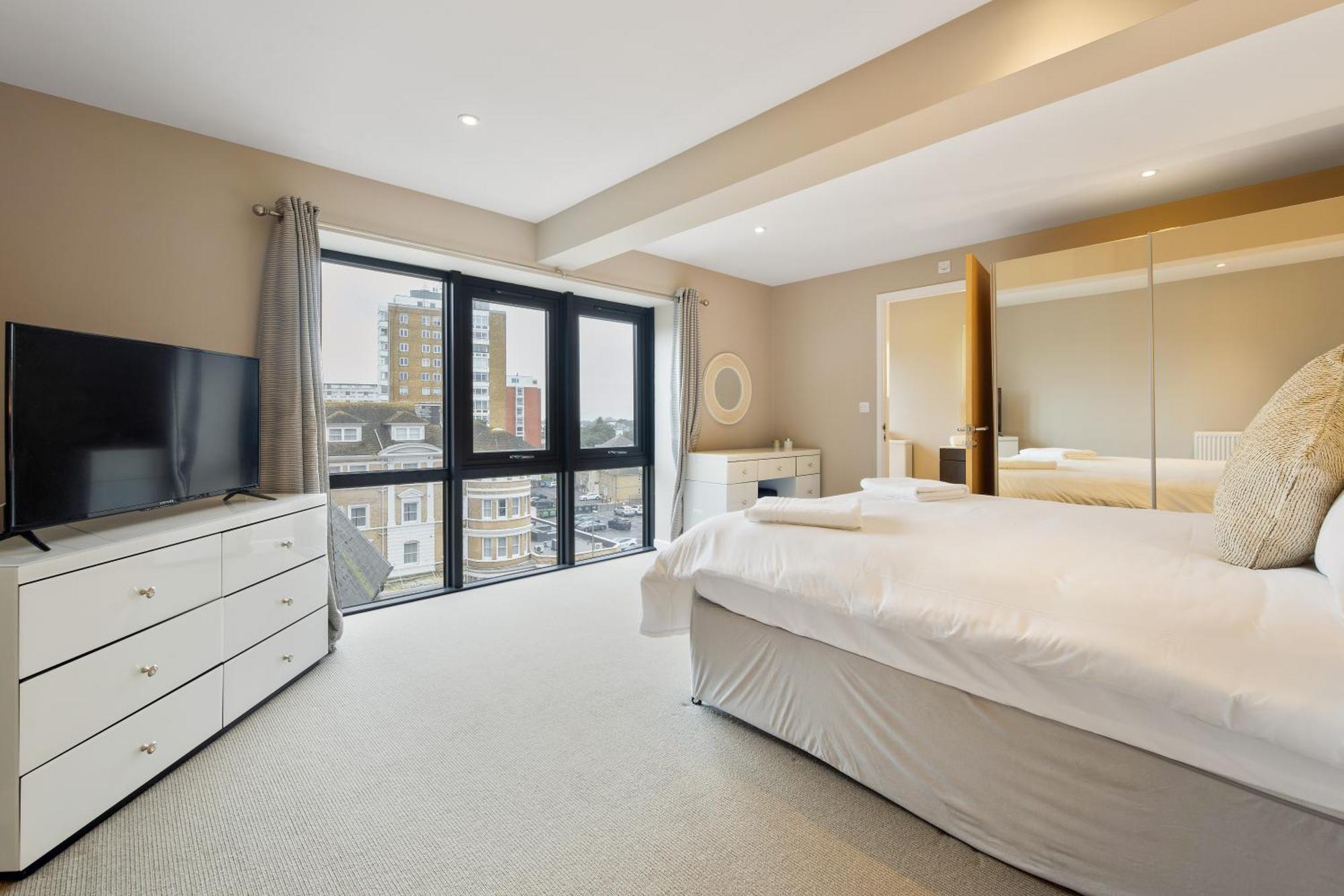 Ferienwohnung Westcliff Penthouse With Sea Views And Balcony Bournemouth Exterior foto