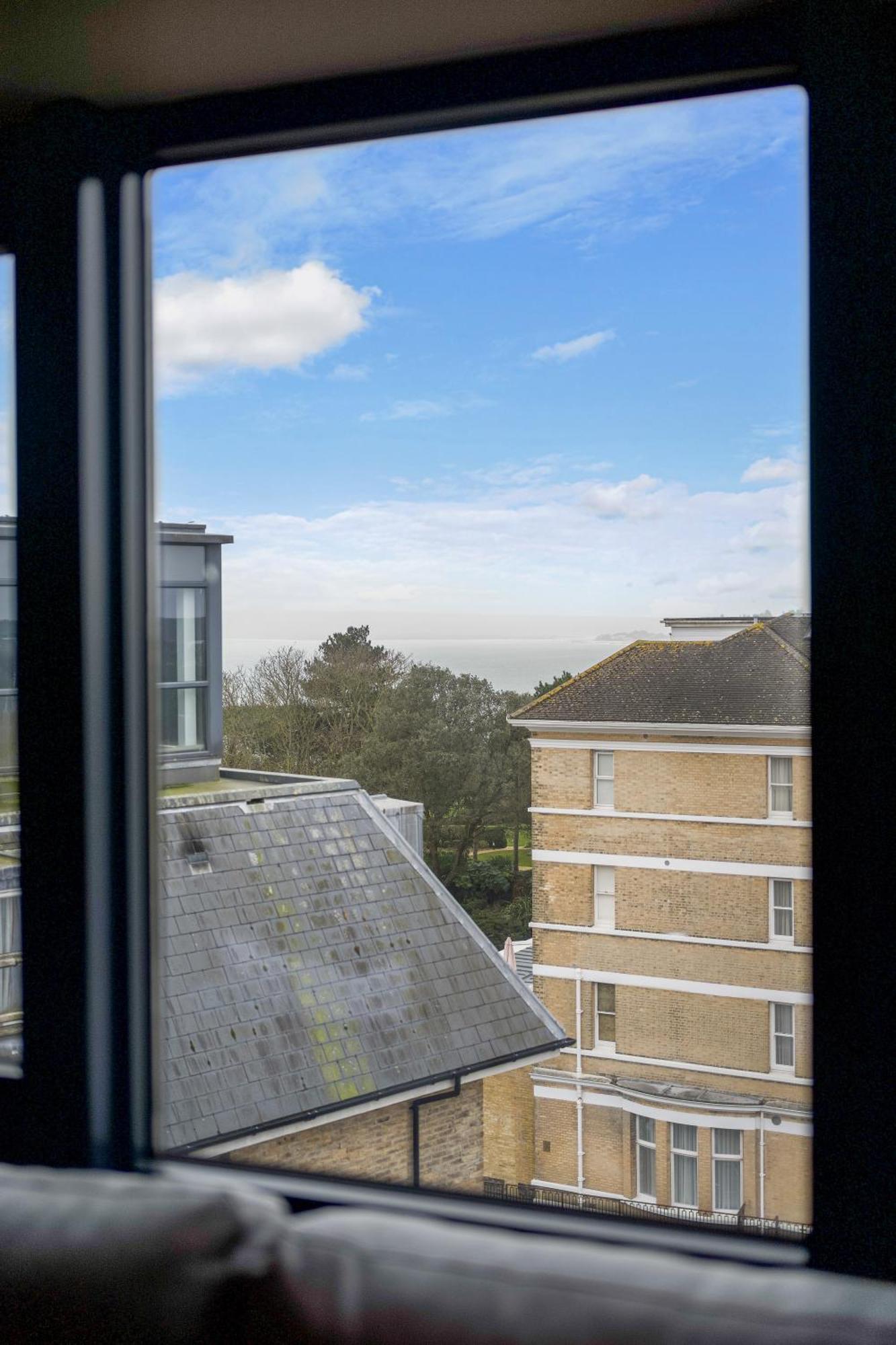 Ferienwohnung Westcliff Penthouse With Sea Views And Balcony Bournemouth Exterior foto